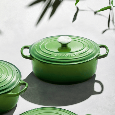 29cm Oval Cast Iron Casserole/4.7 litres/Serves 5-6