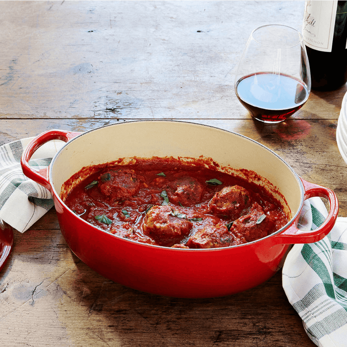 25cm Oval Cast Iron Casserole/3.2 litres/Serves 3-4