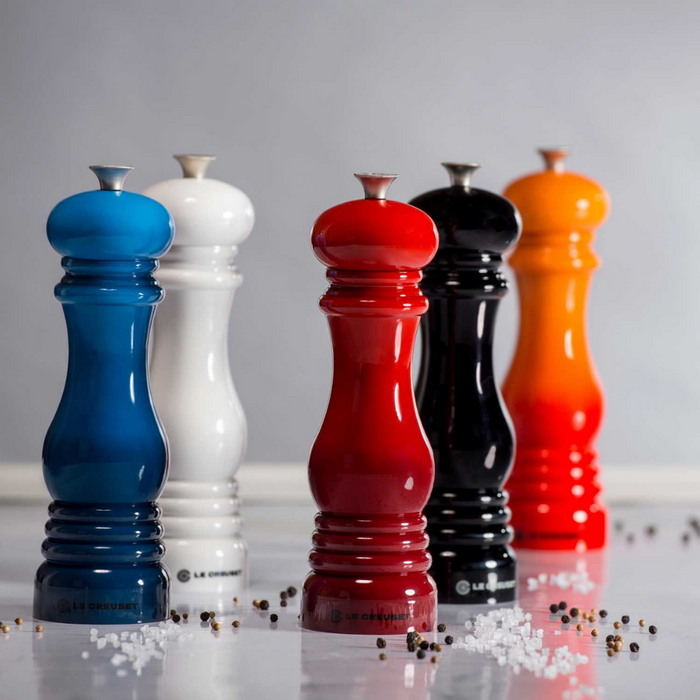 Classic Pepper Mill or Grinder/21cm Tall
