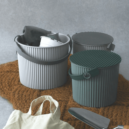 Polypropylene Super Bucket with lid & handle/8 litres